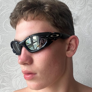 Vintage 90s Oakley Plate Silver/Black  SunGlasses Outdoor Polarized Y2K GorpCore Rare Juliet Romeo Style Cyber