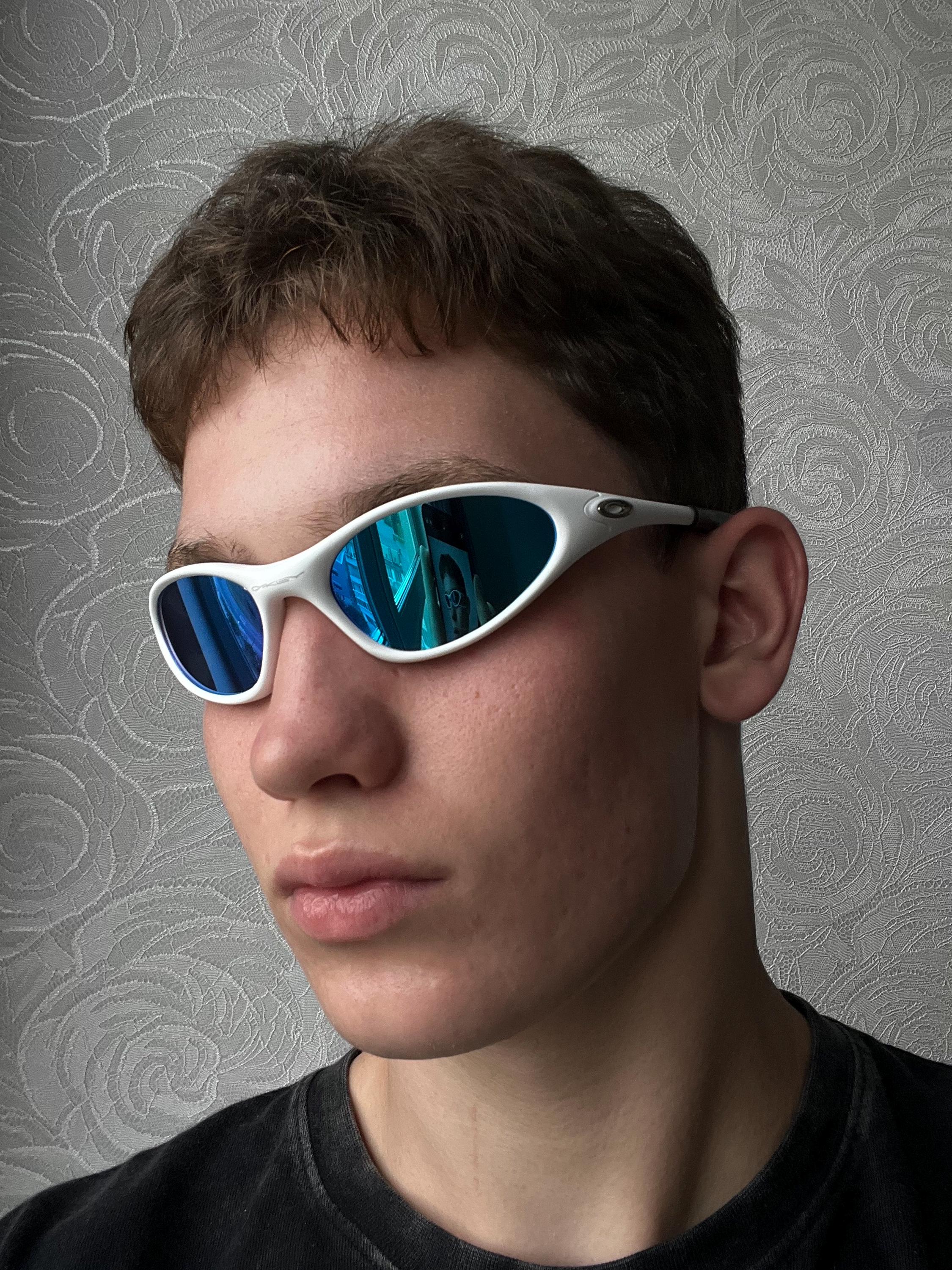 希少　オークリー　OAKLEY　ミニッツ　Minute　サングラス　ホワイト 楽天市場】オークリー サングラス ミニッツ MINUTE シルバー