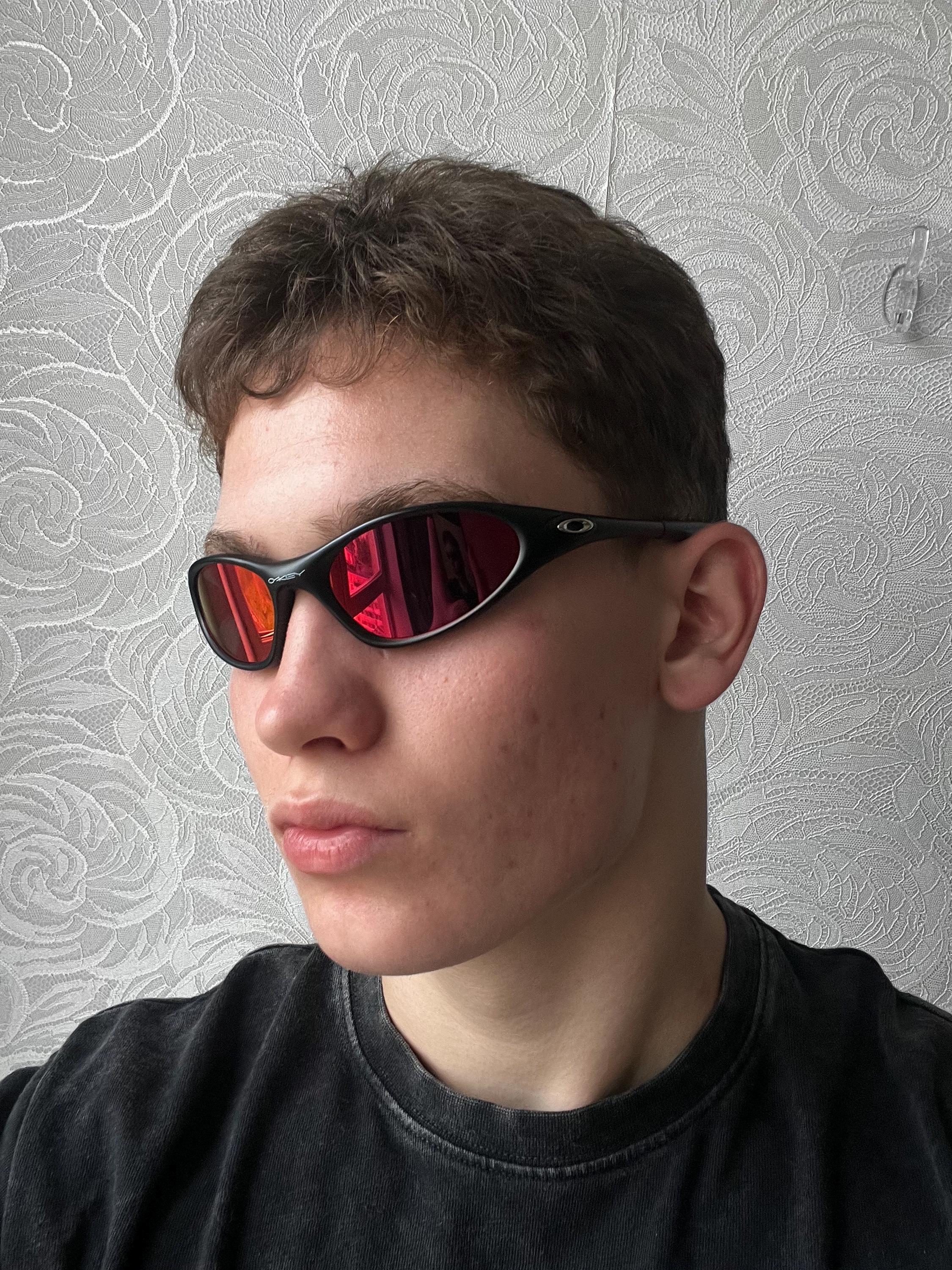 Vintage Oakley Minute 1.0 Polarized Sunglasses Black Frames / Pink