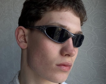 Occhiali da sole Oakley Minute 1.0 con lenti nere - Stile vintage anni '90 per ciclismo, corsa, gorpcore e outdoor, Y2K