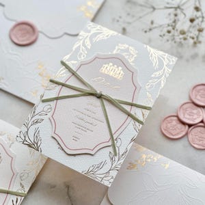 Suite di inviti per matrimonio con stampa floreale in rilievo, inviti per matrimonio, suite di inviti premium, salva la data