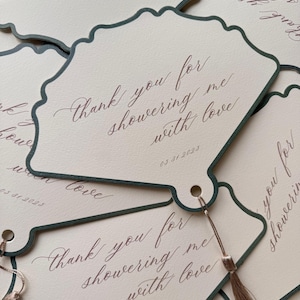 Kundengebundene Hochzeitspapierfächer, gedruckte Hochzeitspapierfächer, Fächer mit Quasten, Gastgeschenke Hochzeit, Hochzeitsplan, kundenspezifischer Handfächer, Hochzeitsgastgeschenke