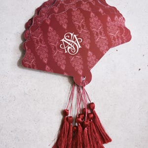 Éventails en papier personnalisés pour mariage bordeaux, Éventails de mariage imprimés, Éventails avec glands, Cadeaux de mariage, Éventail personnalisé, Cadeaux de mariage