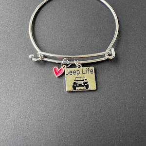 Jeep Charm/ Charm Bracelet/ Jeep/ Jeep duck/ Jeep Bracelet/ Bracelet/ Jeep stuff/ Jeep Duck