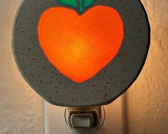 Luz nocturna grande de 4 vatios con forma de corazón naranja y interruptor de encendido y apagado