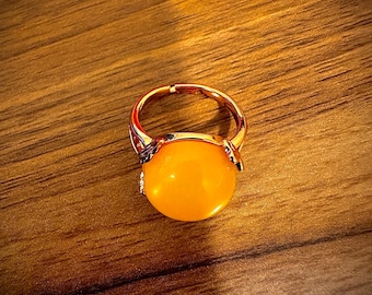 Honey Amber Resin Ring: Adjustable Gold-Tone Vintage Statement