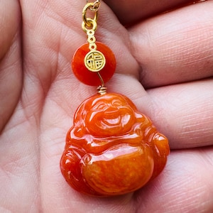 Pendentif Bouddha rieur en jadéite rouge : amulette FengShui pour le bonheur, cadeau pour elle, cadeau pour lui, bijoux pour femme, collier de jadéite, collier de jade
