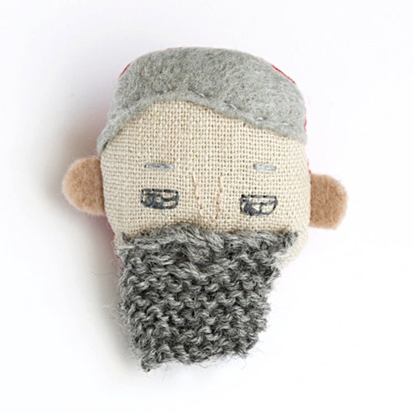 bearded bloke brooch - light grey hair and hand knitted beard