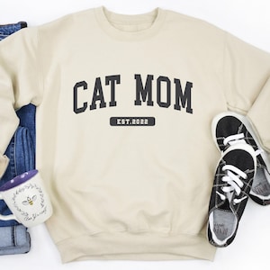 Cat Mom Sweatshirt, Cat Lovers Sweater, Cat Mom Sweatshirt for Women, Cat Mom Gift, Pet Lover Gift, Mother&#39;s Day Gift, Trendy Cat Lady Shirt
