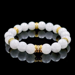 Handmade white agate bracelet