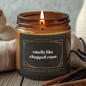 Riecht nach Chappell Roan Kerze - Natürliches Kokosnuss-Aprikosen-Wachs, Geschenk, Home Decor, Knebel, lustig, Geburtstag, Promi