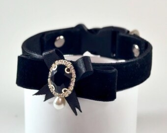 Collar de terciopelo con diamantes de imitación para gatos: elegante collar negro para perros pequeños