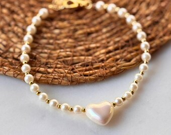 Luxury Pearl Pet Necklace: Handmade Velvet Collar with Gold Heart Charm