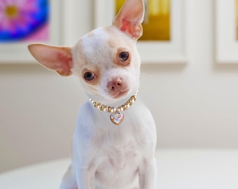 Luxury Pearl Pet Necklace: Handmade Velvet Collar with Gold Heart Charm