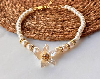 Luxury Pearl Pet Necklace: Handmade Velvet Cat & Dog Collar