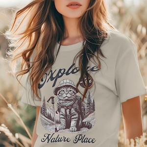 Explore Life Nature Cat Shirt - Hiking Adventure T-Shirt for Cat Lovers - Camping Cat Tee - Gildan 5000 Camping Gift