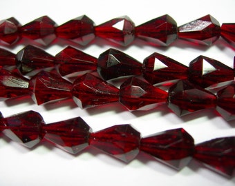 34A 25 RED TEARDROP FACETED CRYSTAL GLASS BEADS~11x8mm~Earrings~Necklace~Chain 34A 25 RED TEARDROP FACETED CRYSTAL GLASS BEADS~11x8mm~Earrings~Necklace~Chain