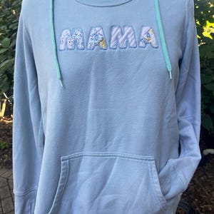 XL Mama Pullover Hoodie – Upcycled Cottagecore Vintage Quilt Appliqué, One-of-a-Kind Embroidered Sweatshirt, Gift for Mom or Grandma