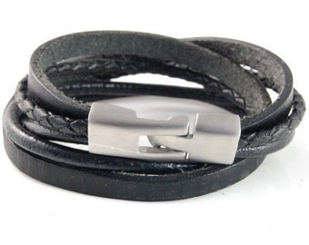 Leder-Wickel-Armband mit Gravur, personalisiertes Geschenk für Männer, handgefertigtes Vatertagsgeschenk, Geschenk für ihn