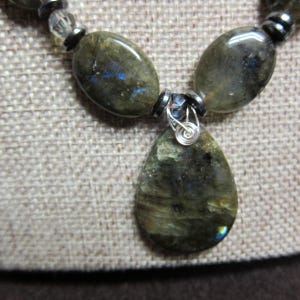 Labradorite Gemstone Necklace with Pendant chuncky beaded wire wrap silver image 3