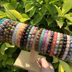 Pulsera de cuentas de piedras preciosas naturales, joyería bohemia de cristal curativo, regalo minimalista para el bienestar, la meditación y el estilo diario.