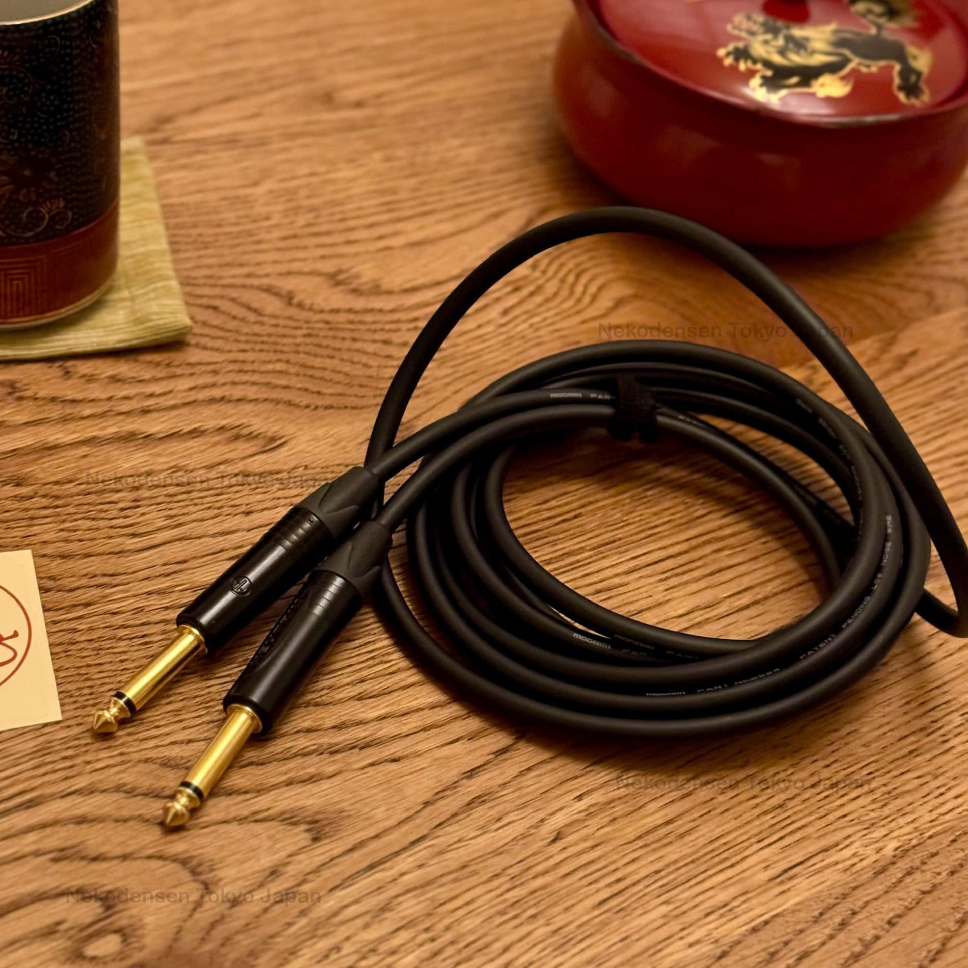 Mogami 2524 Guitar Cable 10ft – Neutrik NP2X-B Gold Plugs – Handmade