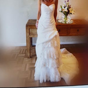 Ella Second Hand Wedding Dress, Lace Wedding Dress, Boho Wedding Dress, Ella Wedding Dress, Pre-Loved Wedding Dress,  Elegant Bridal Dress