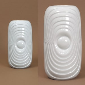 KPM Bavaria Op Art Vase: Weißes Porzellan, 1970er Jahre