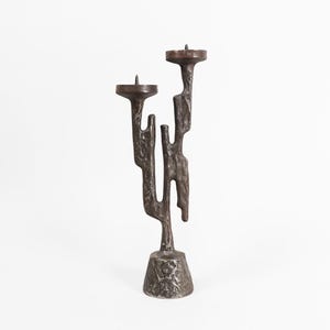 Brutalist Horst Dalbeck Gusseisen zweiflammiger Kerzenleuchter | Mid Century Industrieller Brutalismus | Deutschland 1960er 1970er Jahre Sehr Schwer