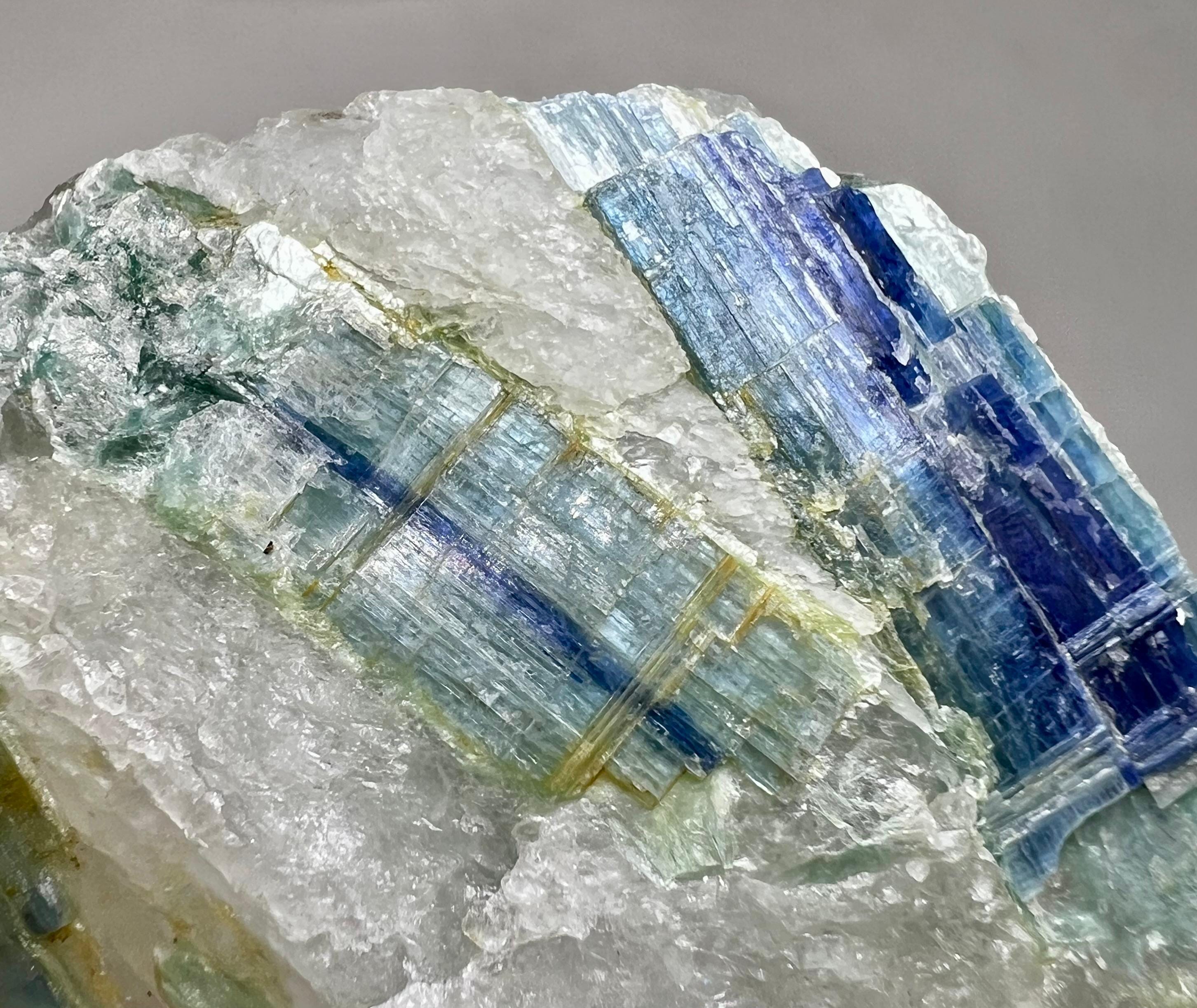 118 Gram Gorgeous Natural Extremely Rare Fluorescent Blue Kyanite 