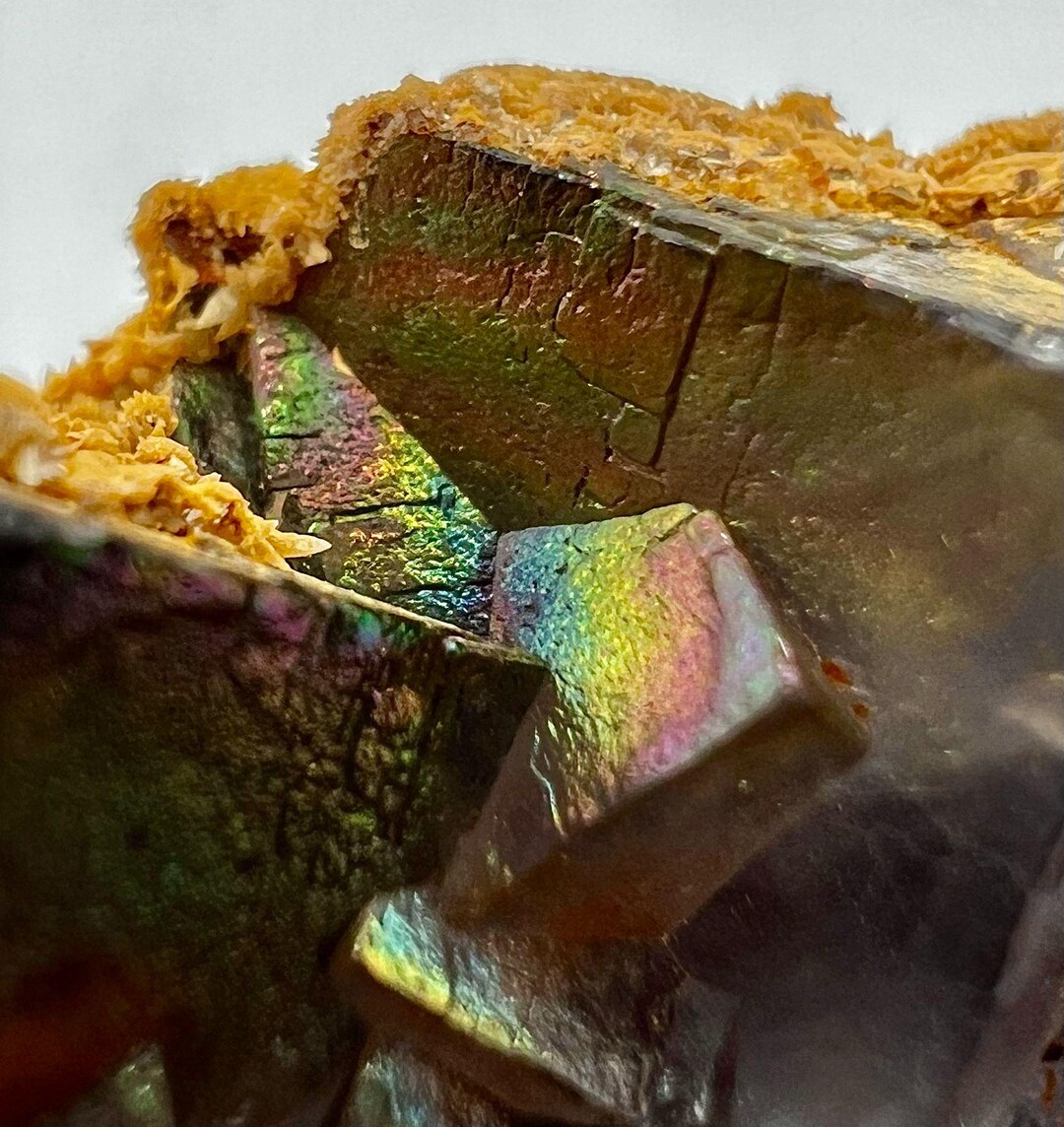 パキスタンバロチスタン州ハーラン産 イリデッセンスフローライト＆カルサイト Ultra Rarest Natural Iridescent Fluorite Specimen 36g - Perfect
