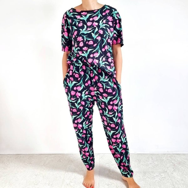 80’s St. Michael Bright Tulip Print Jersey Pyjamas Set // Vintage Floral Ladies Lounge Wear // Medium // Made in UK