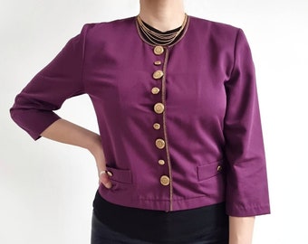 80's vintage Purple Crop Ladies Blazer W Gold Buttons & Trim | Veste violette | Petit | Fabriqué en W-Allemagne