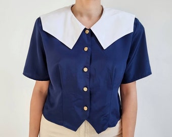80&#39;s Vintage Nautical Blouse With Big White Collar // Ladies Short Sleeve Blue Shirt With Sailor Collar & Gold Buttons // Medium - Large
