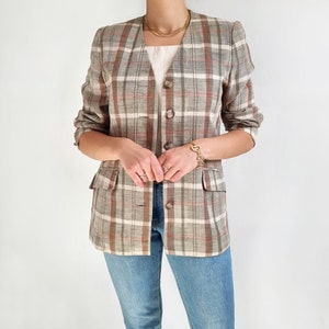 Vintage beige & orange rutig bouclekavaj | Neutral linnemix rutig damjacka | Small - Medium | Tillverkad i Storbritannien