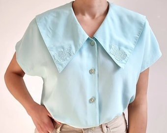 Vintage aquablauwe blouse met Chelsea kraag / / dames shirt met korte mouwen met grote kraag / / medium - groot