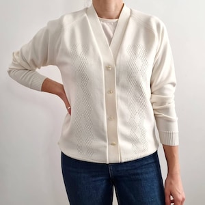 Vintage Cream V-neck Cardigan // Medium Size