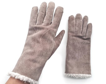 Vintage Ladies Beige Suede Leather Winter Gloves // Lined Gloves // Medium