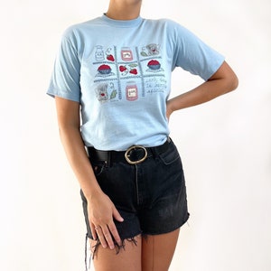 T-shirt Jam vintage en bleu clair | Tee Appliqué & Broderie pour dames embellies | Petit - Moyen