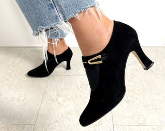 90er Jahre Vintage CARVELA Damen Knöchelschuhe | Schwarze Wildleder- und Goldschnallen-High-Heel-Schuhe | Größe 5UK / 38EUR