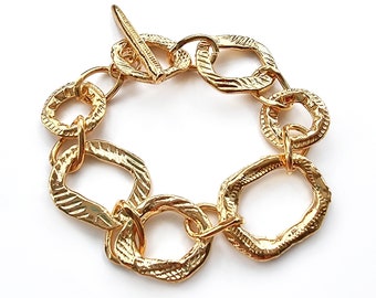 80’s Vintage Gold Plated Textured Loop Link Bracelet | Chunky Chain Bracelet W Toggle | NEW