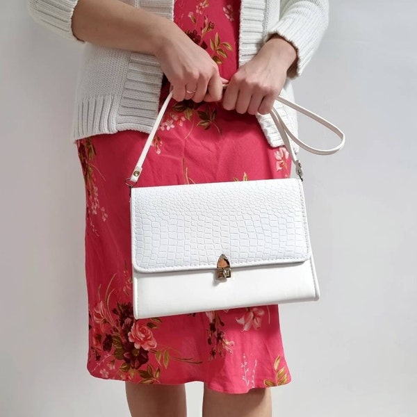 Sac à main blanc vintage des années 80 avec longue sangle | Pochette 2-en-1 Crocodile Embossé | Fabriqué en Grande-Bretagne