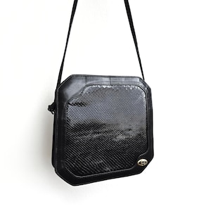 Bolso vintage de piel de serpiente negra de ETIENNE AIGNER / Bolso de hombro pequeño de diseñador con correa larga