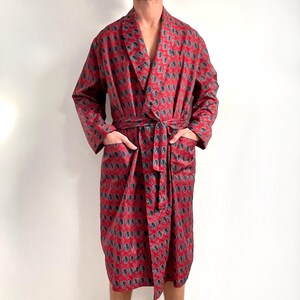 Vintage Red Paisley Print Men’s Smoking Jacket | 80s Classic House Robe | X - Large image 1