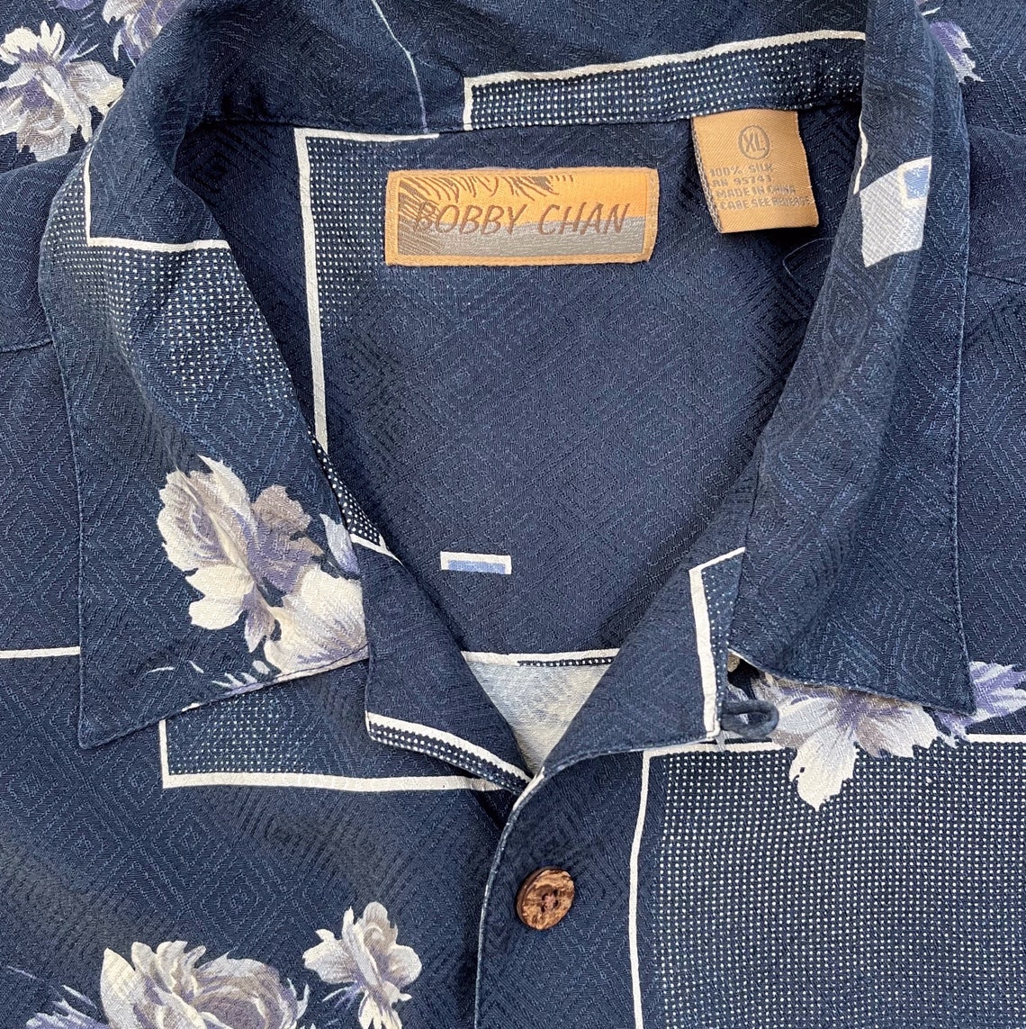 Vintage Men's Floral Geometric Silk Shirt in Navy Blue | Short Sleeve Shirt | Large, foto 4 de 5