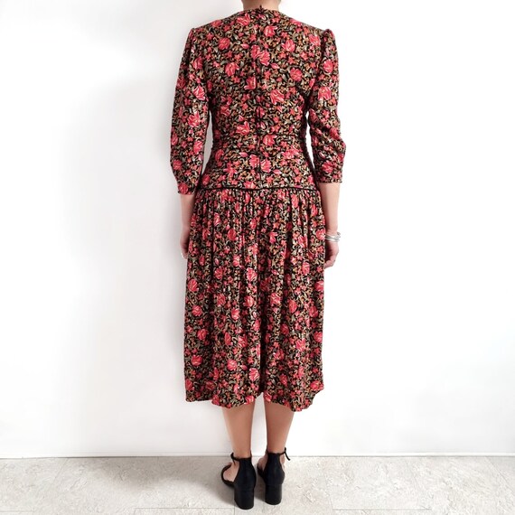 80's Vintage Dark Floral Midi Drop Waist Dress | … - image 7