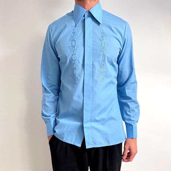 60s Sportsman 刺繍入り長袖シャツ ブルー ヴィンテージ　シャツ 新品 ヴィンテージ ダガーカラー メンズ ブルーシャツ | 70 年代