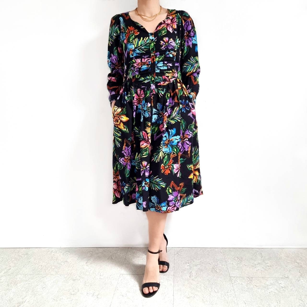 London Times ロングスリーブ フローラル 花柄 ミディドレス London Times Women's Soft Feminine Ruffle Wrap High Low
