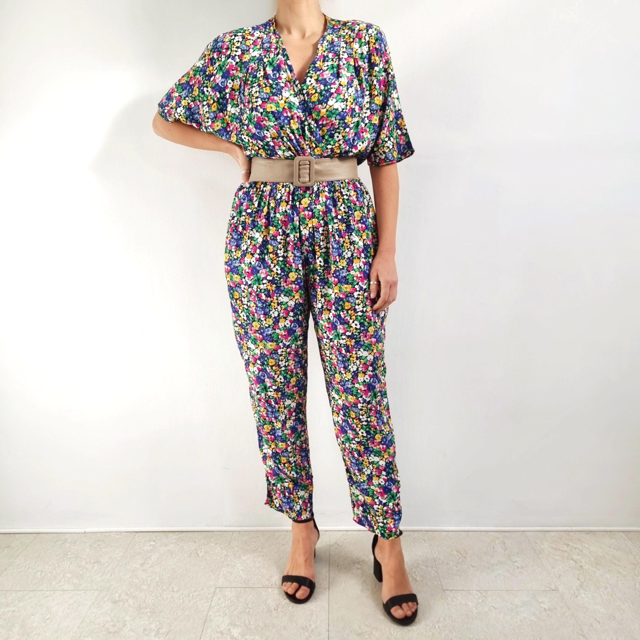 ヴィンテージの明るい花柄ラップスタイルジャンプスーツ