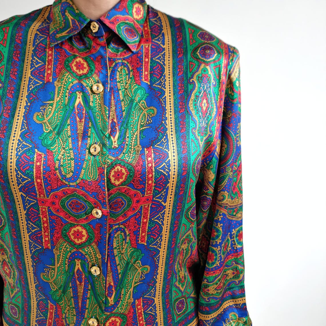 Vintage Bright Print Ladies Satin Silk Ladies Shirt | Paris Couture Blouse | Small - Medium | Made in France, foto 4 di 5